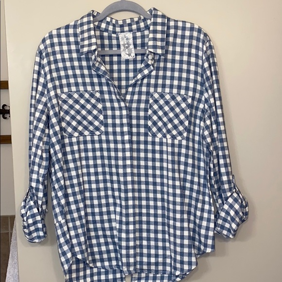 Plaid Blouse - Picture 2 of 2